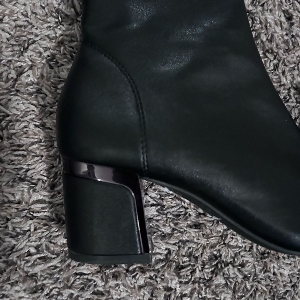 ⚡️DKNY • Black Block Heel Bootie • sz 7M - Picture 10 of 10
